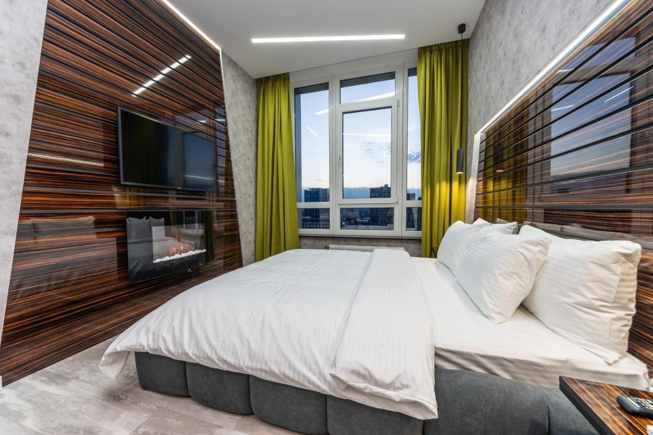 Luxury Apartments In Downtown Kyiv Exterior photo