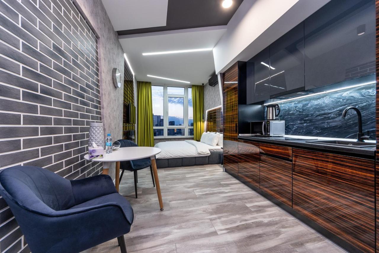 Luxury Apartments In Downtown Kyiv Exterior photo